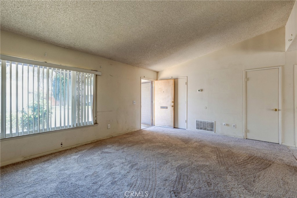 5943 Sky Meadow Street