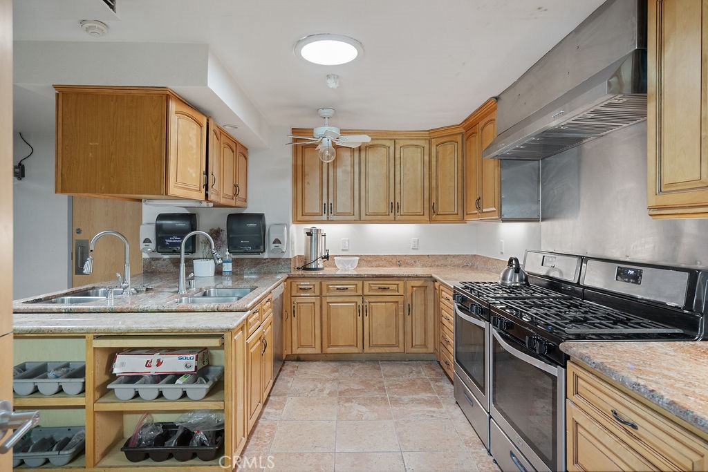 2275 W 25th Street 62