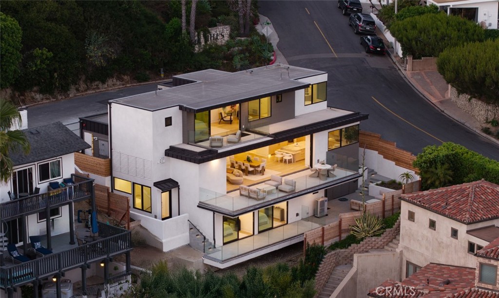 1105 Skyline Drive
