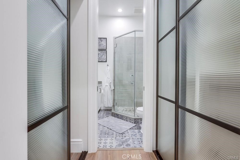 1508 E Balboa Boulevard