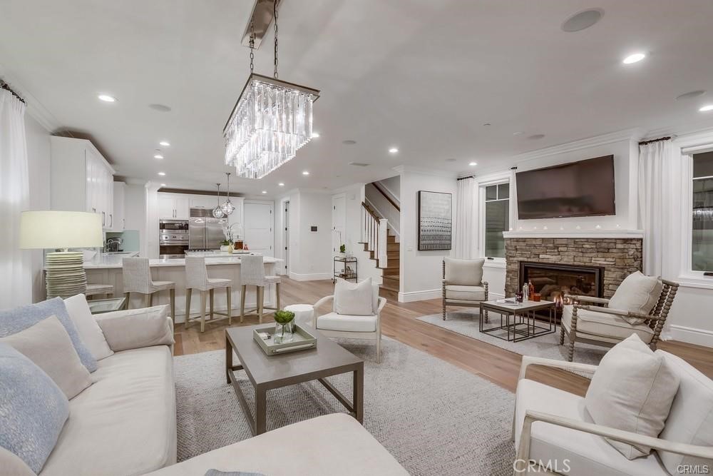 1508 E Balboa Boulevard