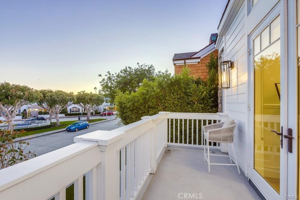 1508 E Balboa Boulevard