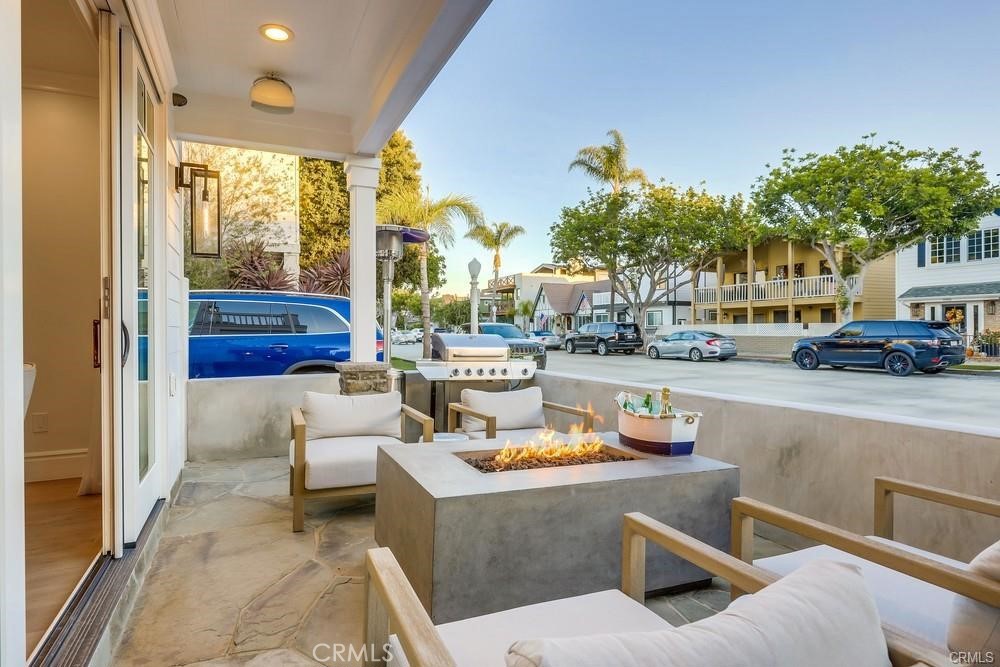 1508 E Balboa Boulevard