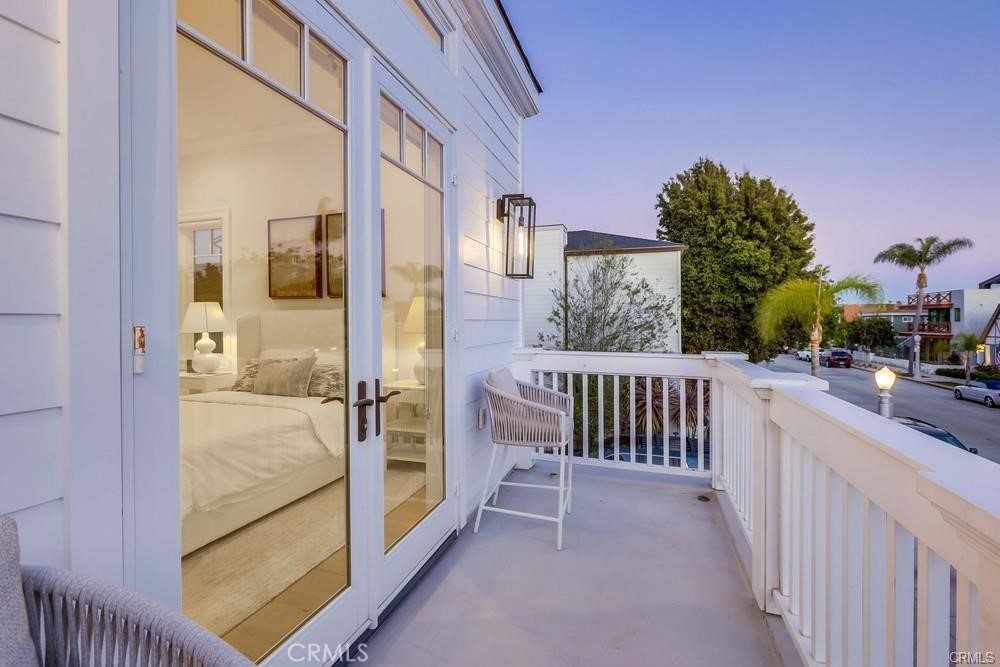 1508 E Balboa Boulevard