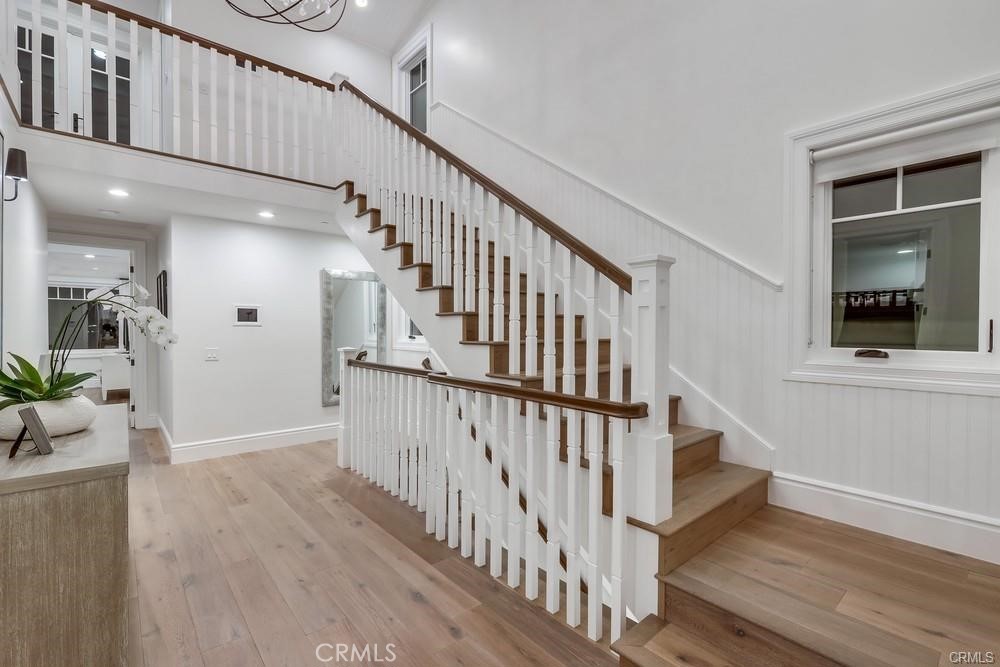 1508 E Balboa Boulevard