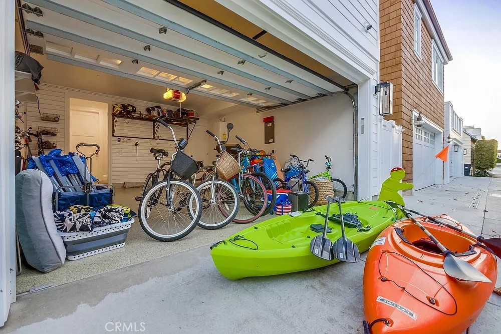 1508 E Balboa Boulevard