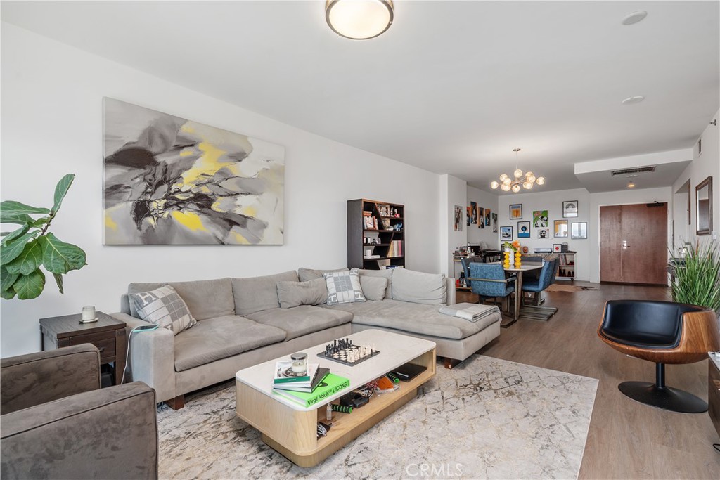 3785 Wilshire Boulevard 1605