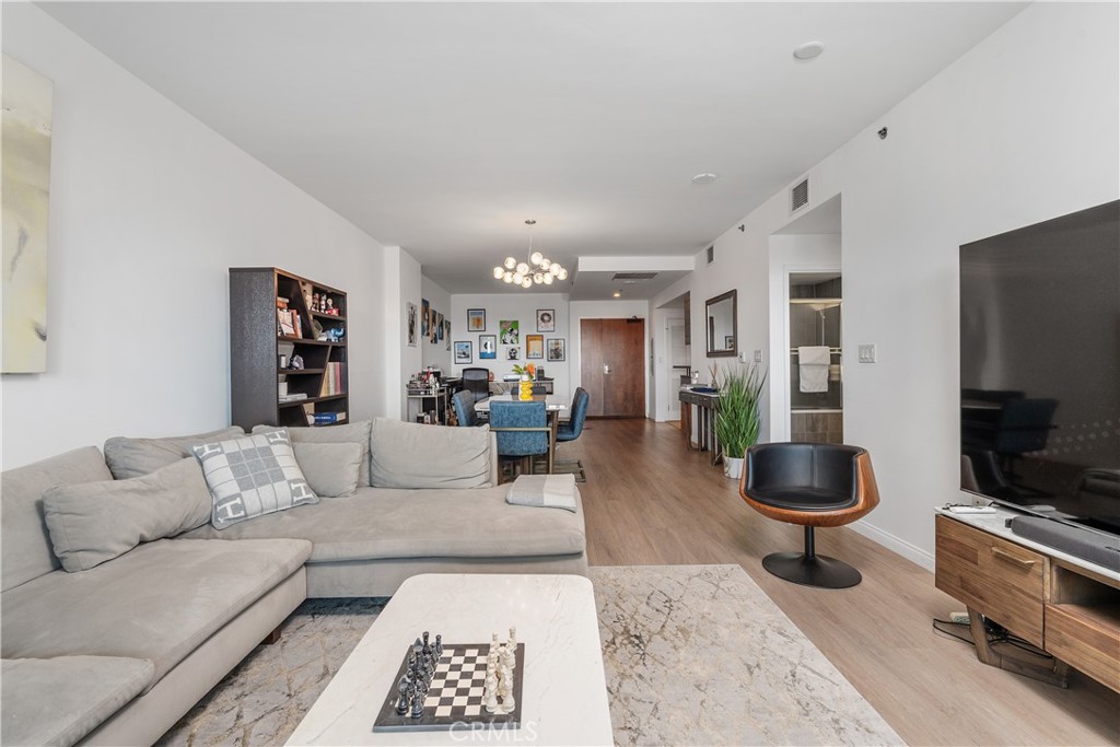 3785 Wilshire Boulevard 1605