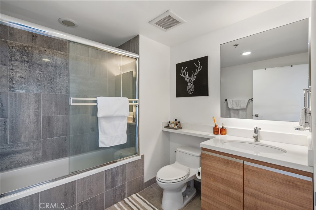 3785 Wilshire Boulevard 1605