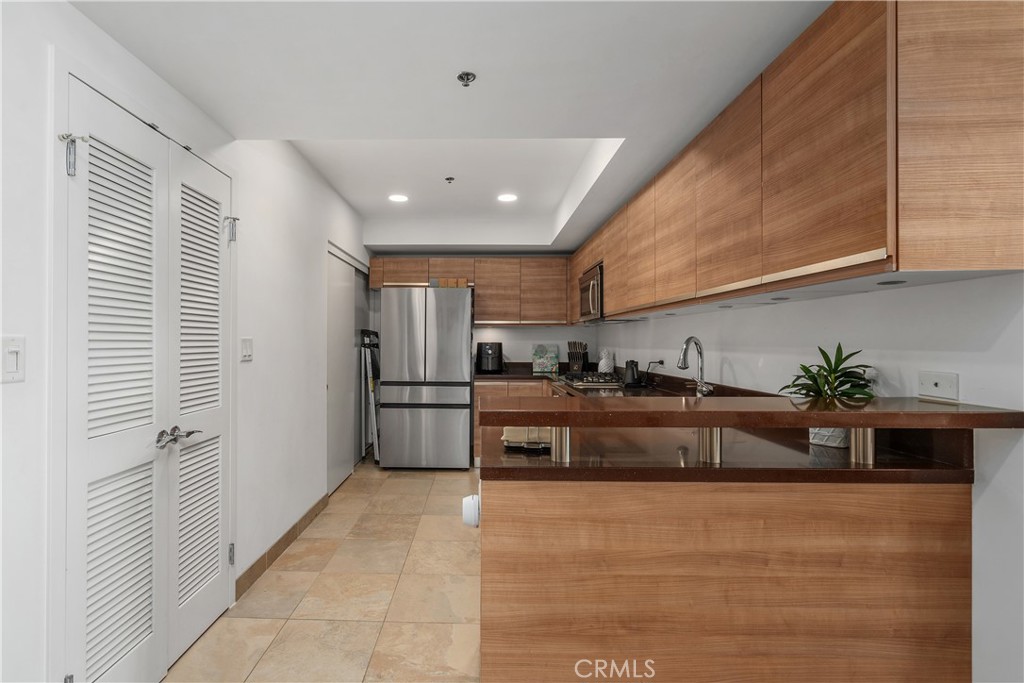 3785 Wilshire Boulevard 1605
