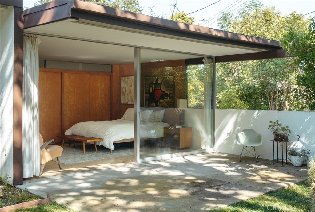 1248 La Peresa Drive