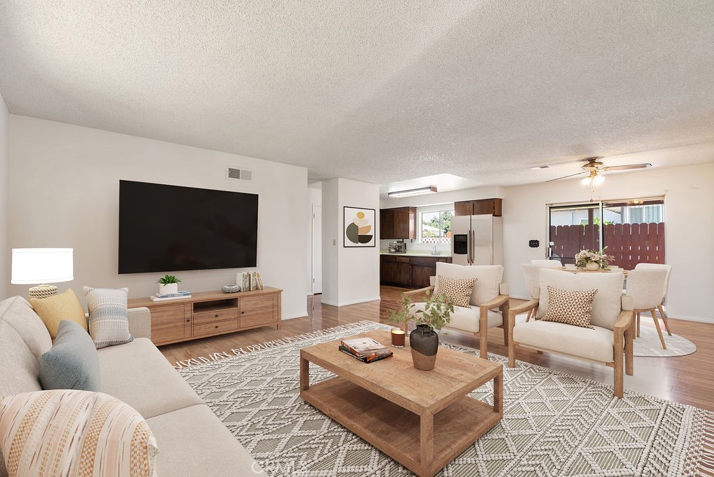 207 N Pasadena Avenue