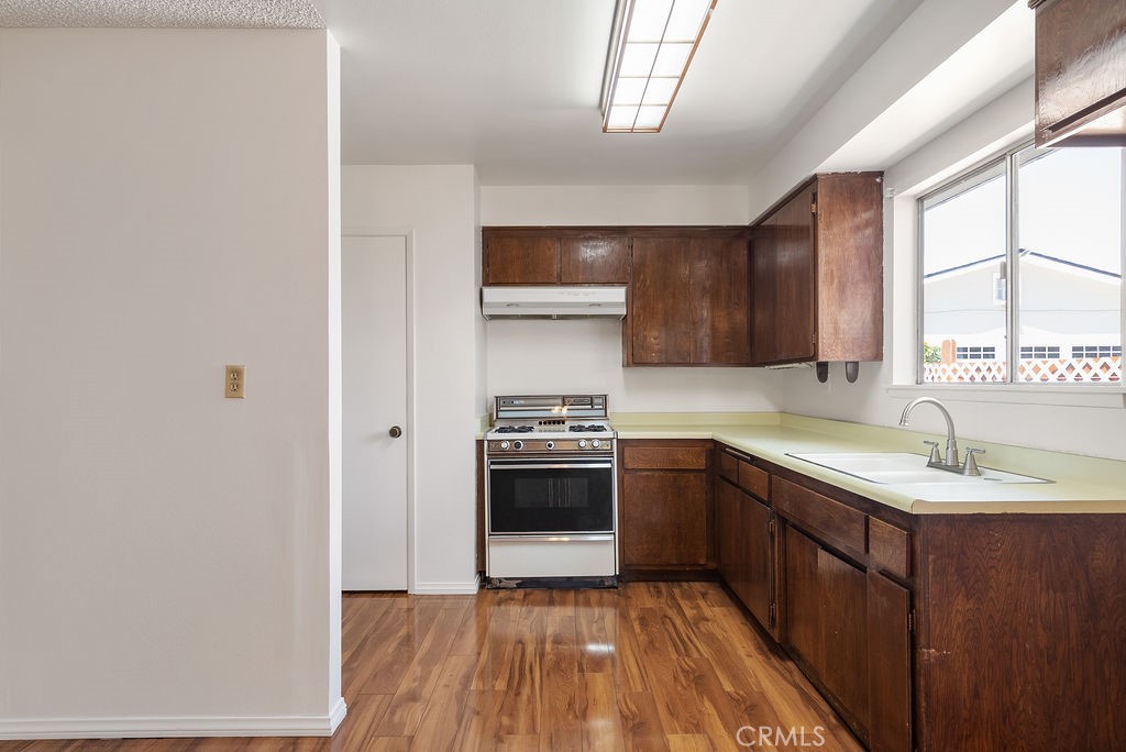 207 N Pasadena Avenue