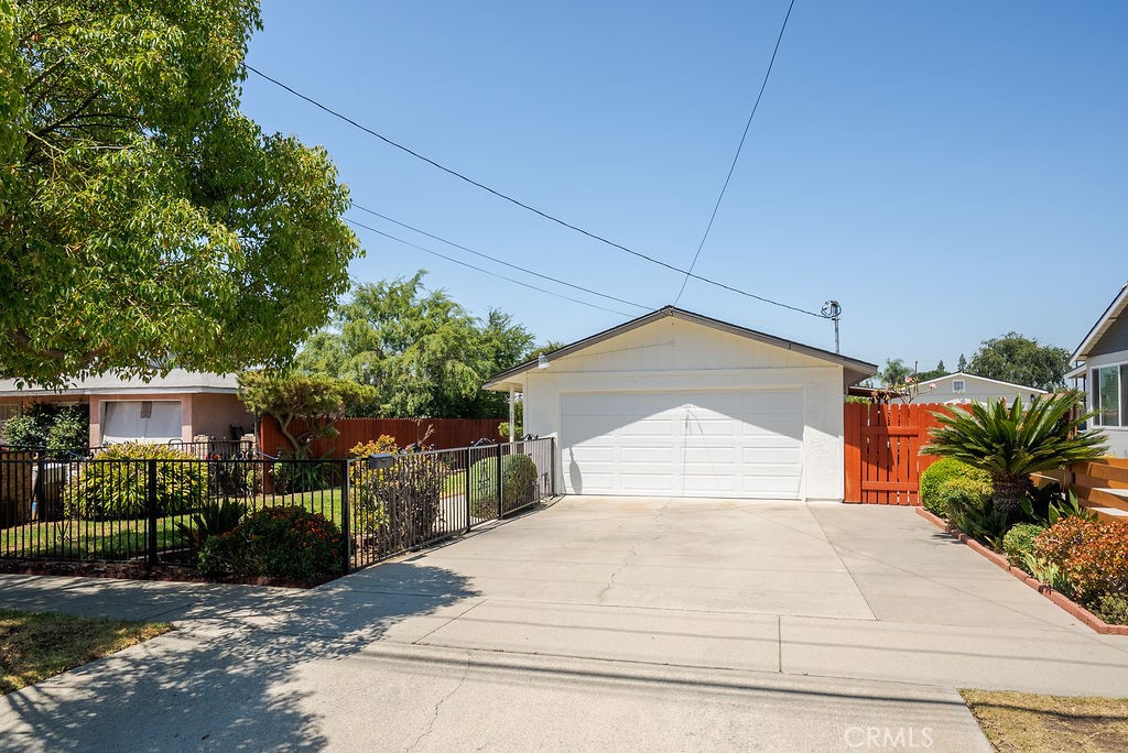 207 N Pasadena Avenue