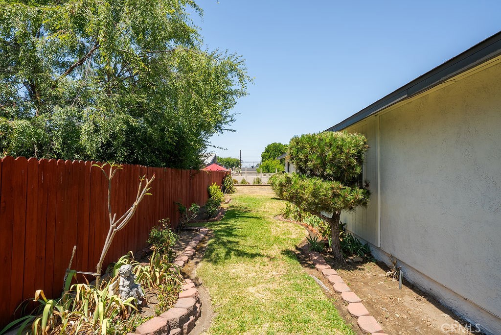 207 N Pasadena Avenue