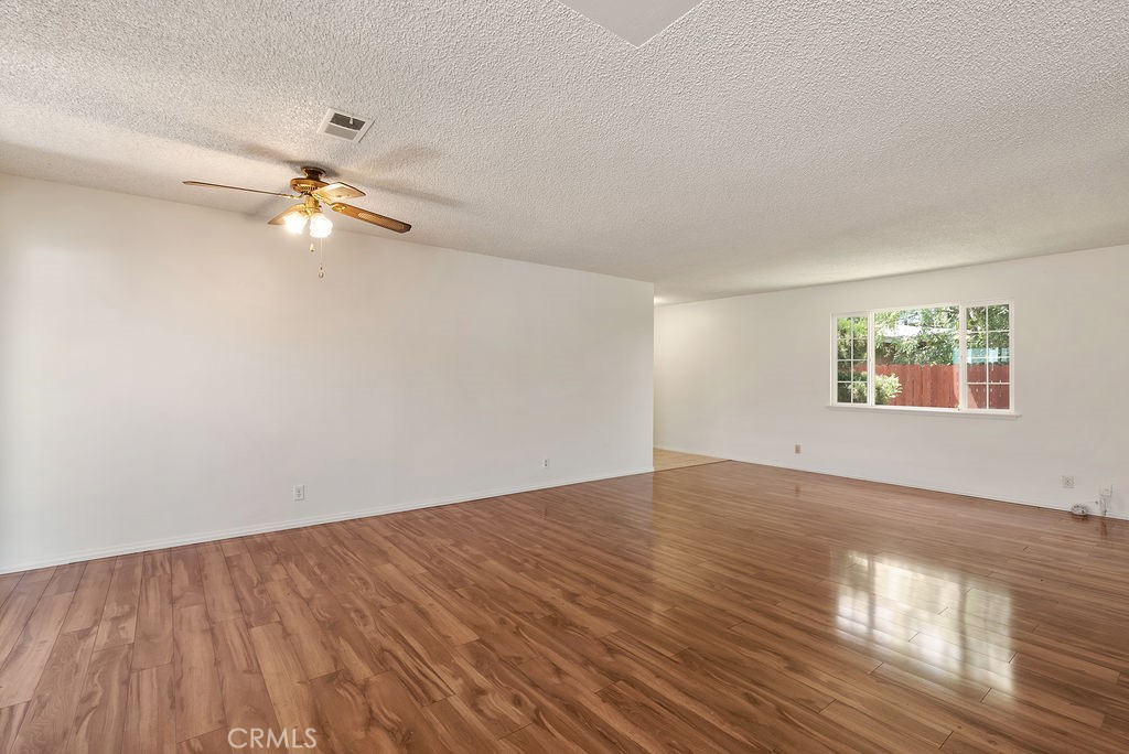 207 N Pasadena Avenue