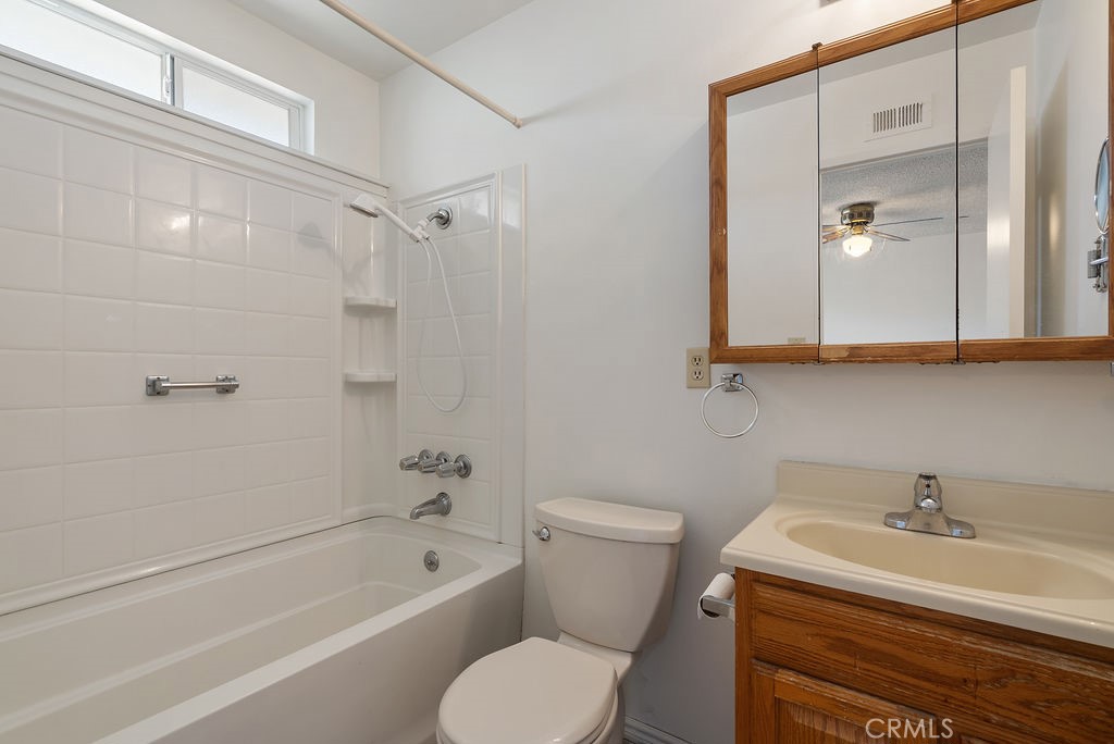 207 N Pasadena Avenue