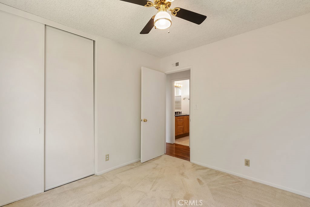 207 N Pasadena Avenue