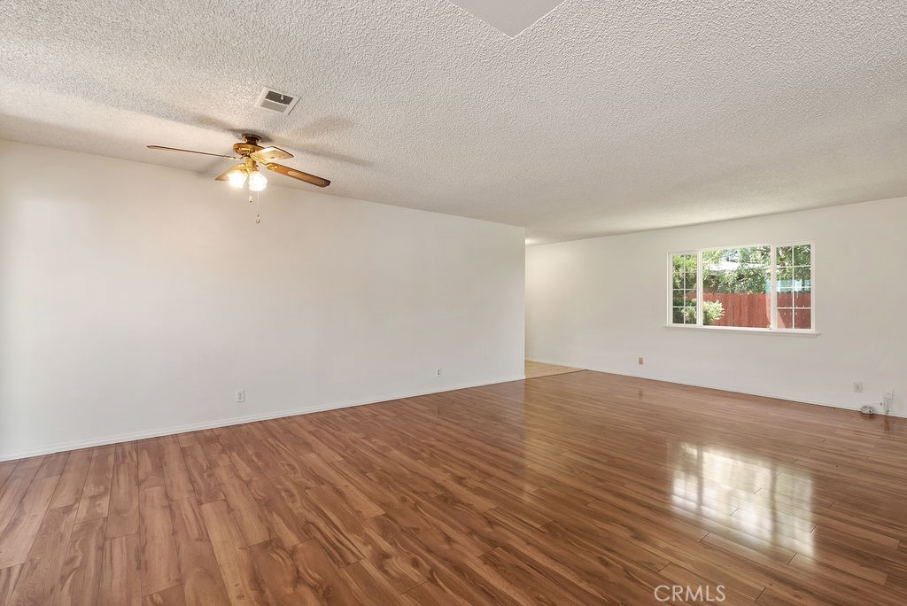 207 N Pasadena Avenue