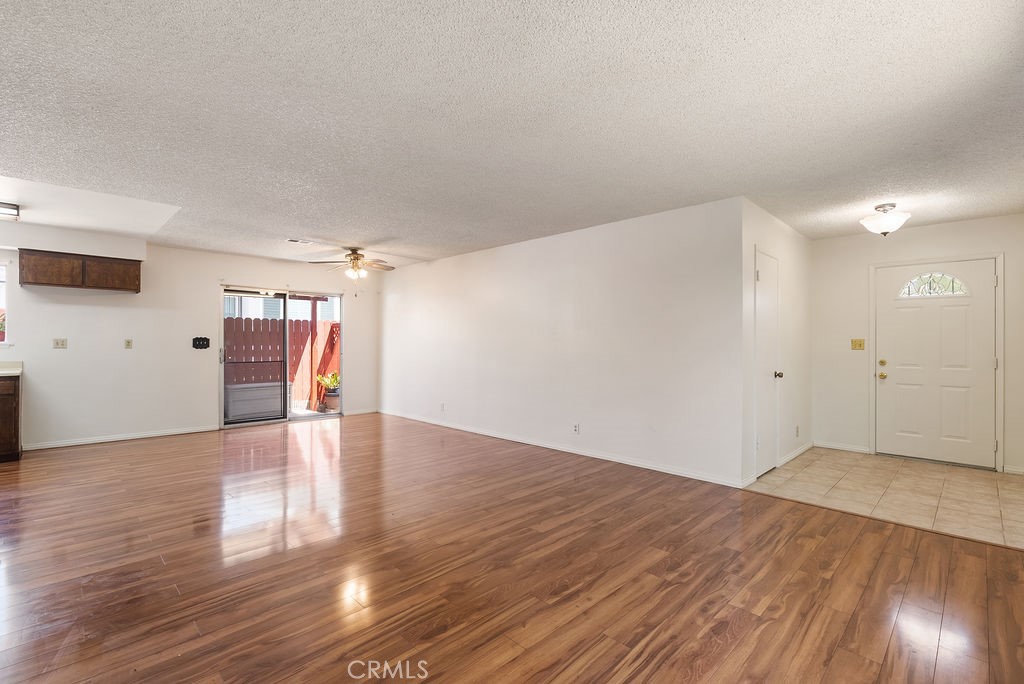 207 N Pasadena Avenue