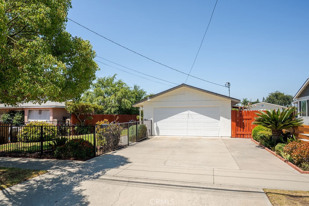 207 N Pasadena Avenue