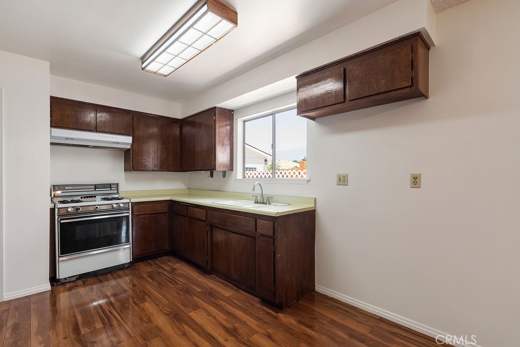 207 N Pasadena Avenue