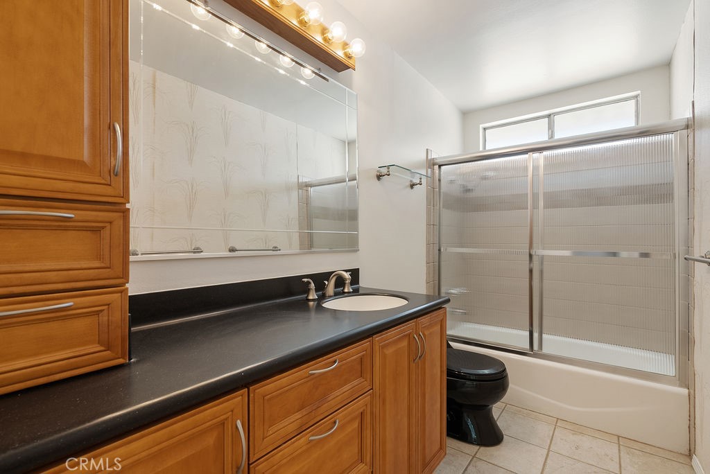 207 N Pasadena Avenue