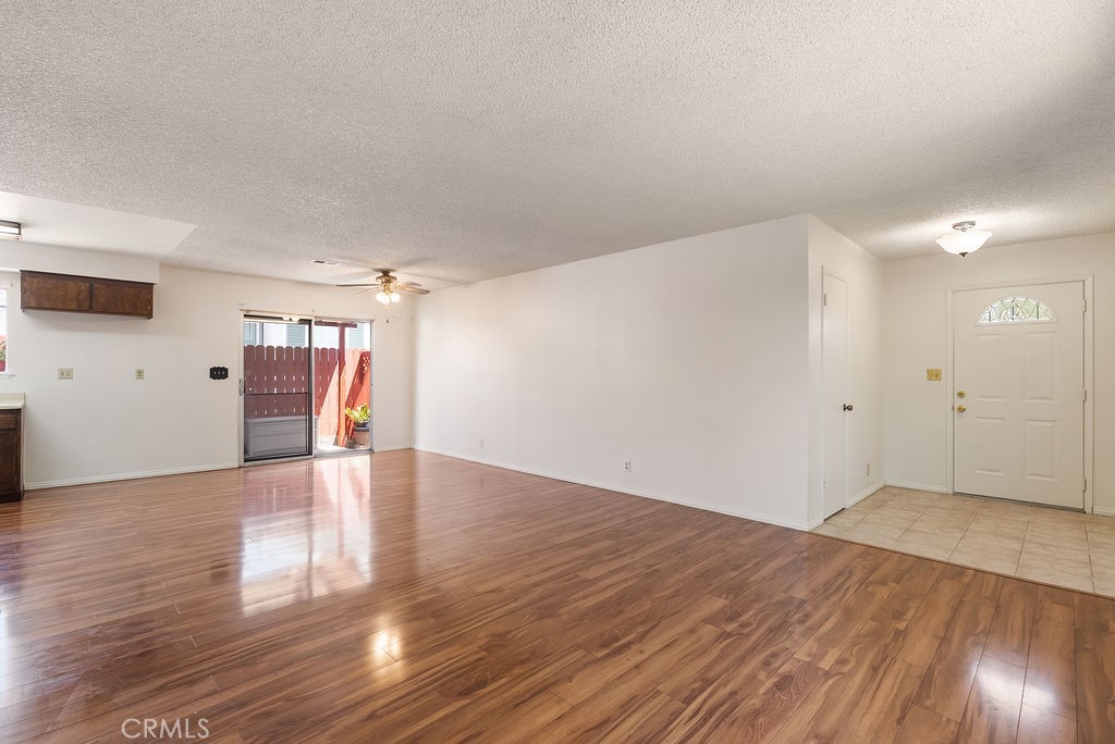 207 N Pasadena Avenue