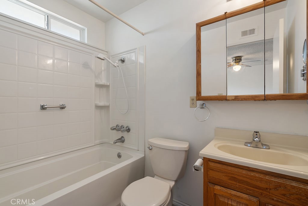 207 N Pasadena Avenue