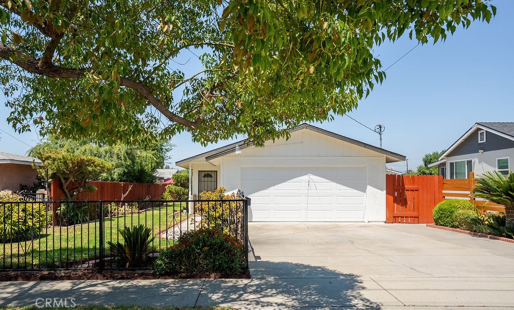 207 N Pasadena Avenue