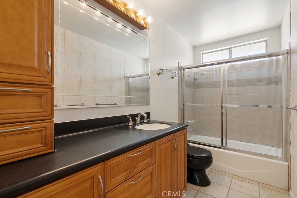 207 N Pasadena Avenue