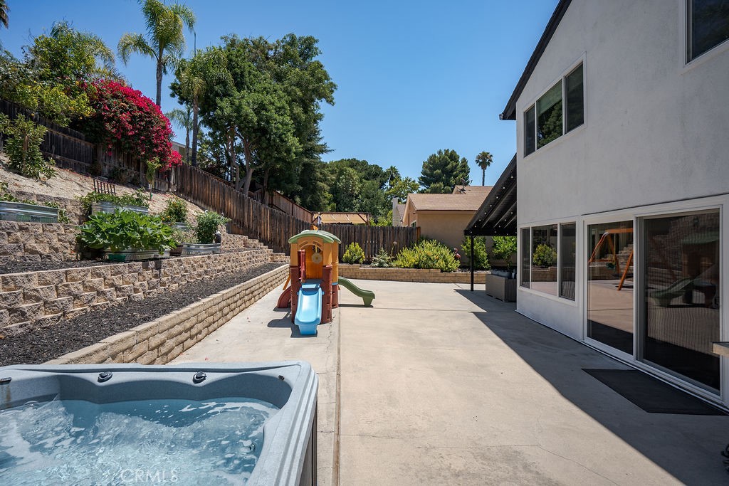 1925 Meadow Brook Court