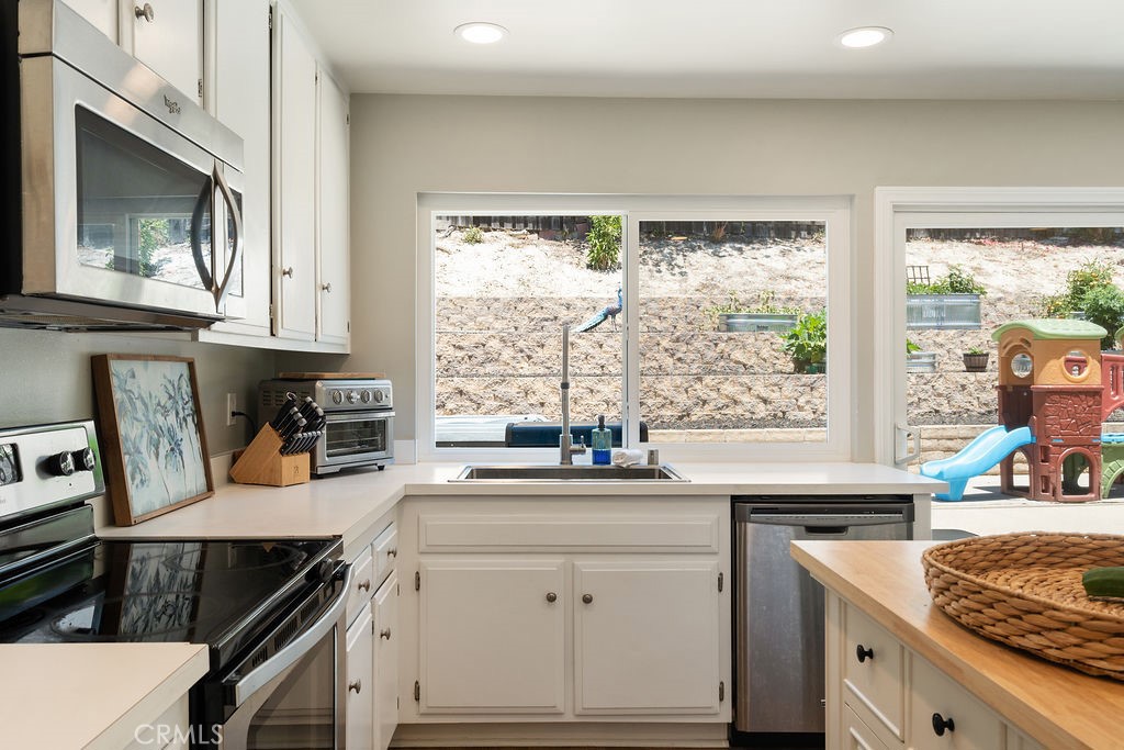 1925 Meadow Brook Court