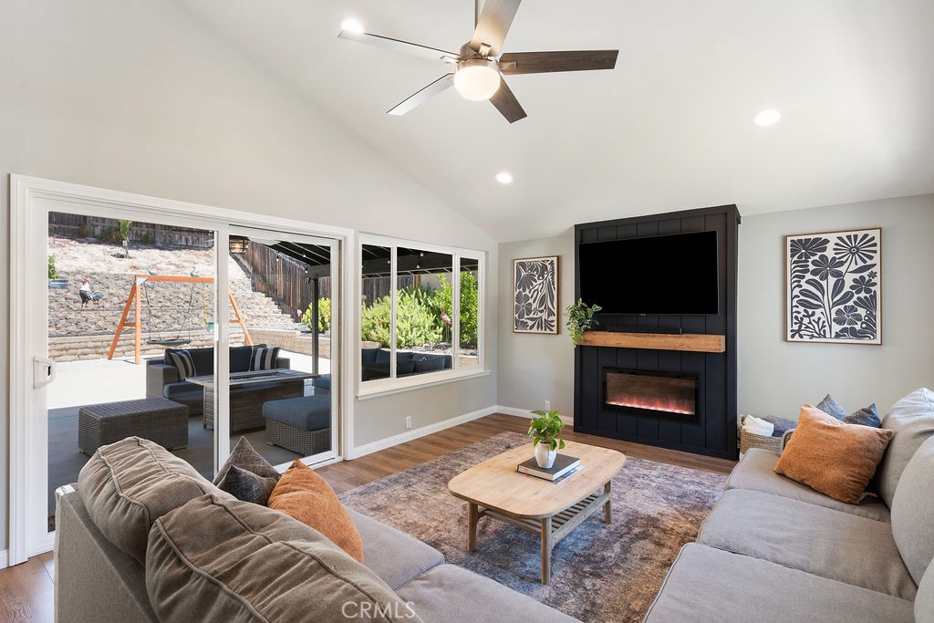 1925 Meadow Brook Court