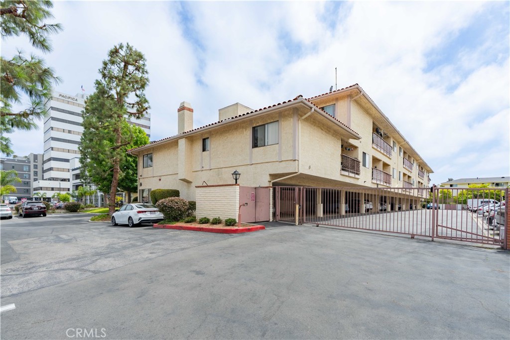 18900 Delaware Street 234