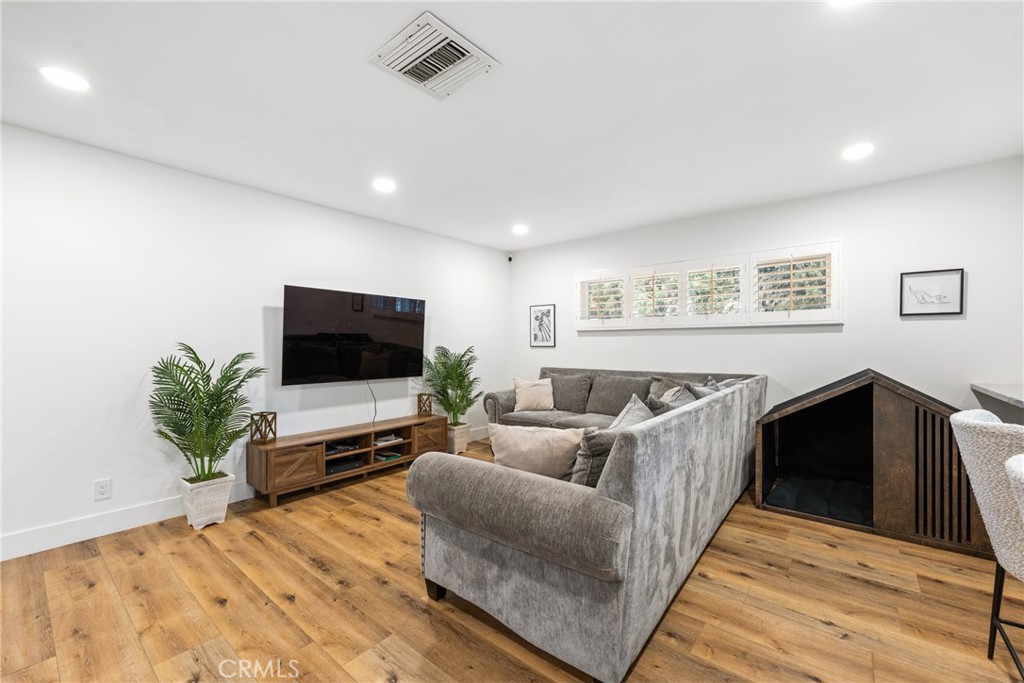 4743 Topanga Canyon Boulevard