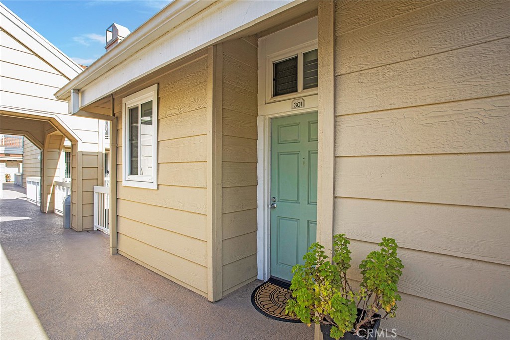 20341 Bluffside Cir C301