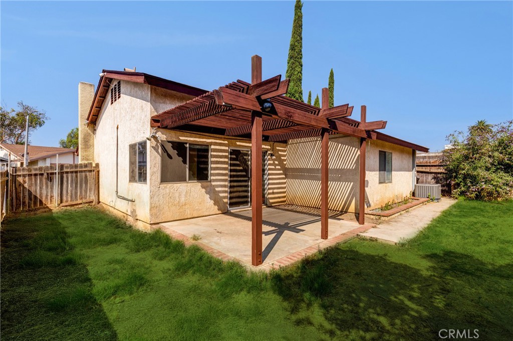 5943 Sky Meadow Street