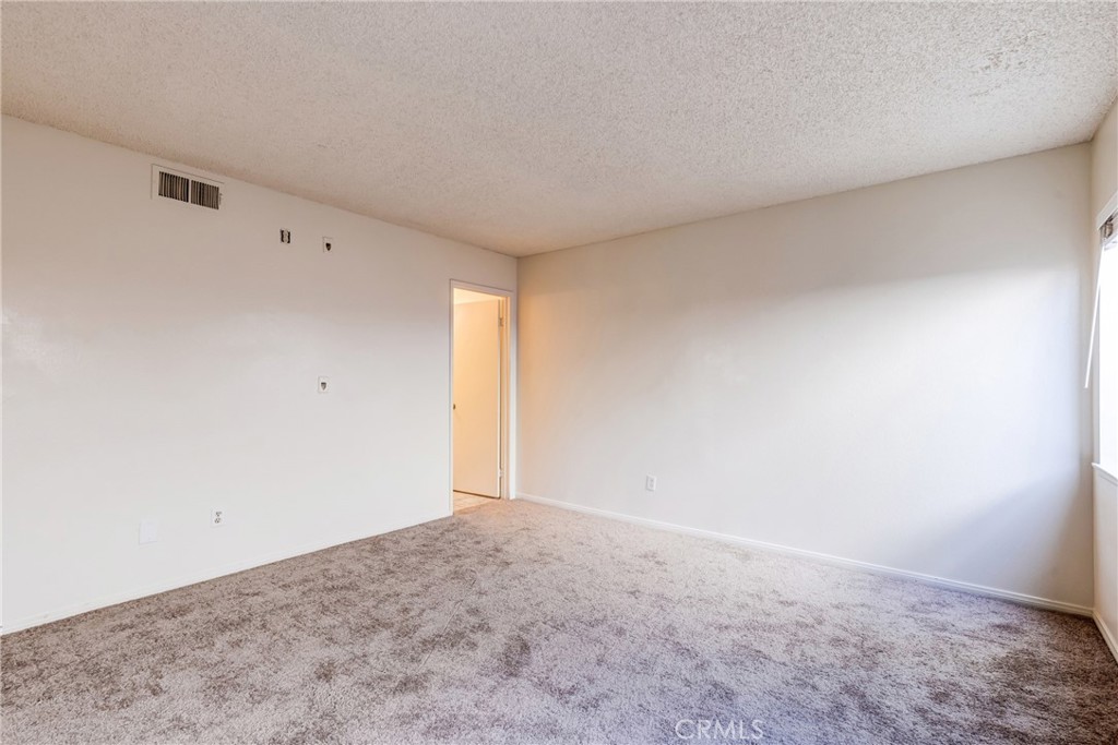 5943 Sky Meadow Street