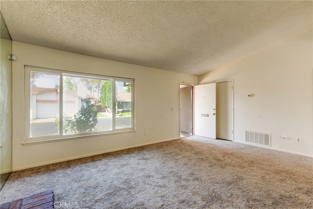 5943 Sky Meadow Street