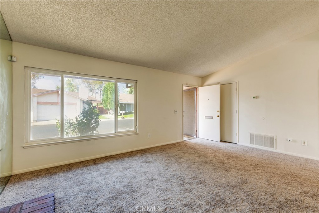 5943 Sky Meadow Street