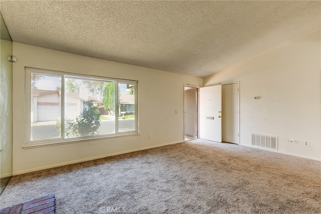 5943 Sky Meadow Street