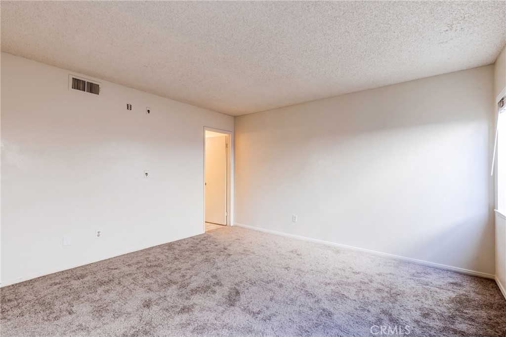 5943 Sky Meadow Street