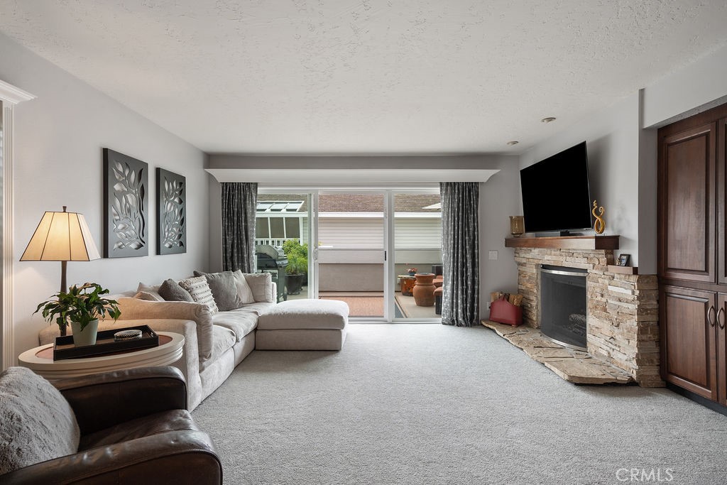 994 Bayside Cove