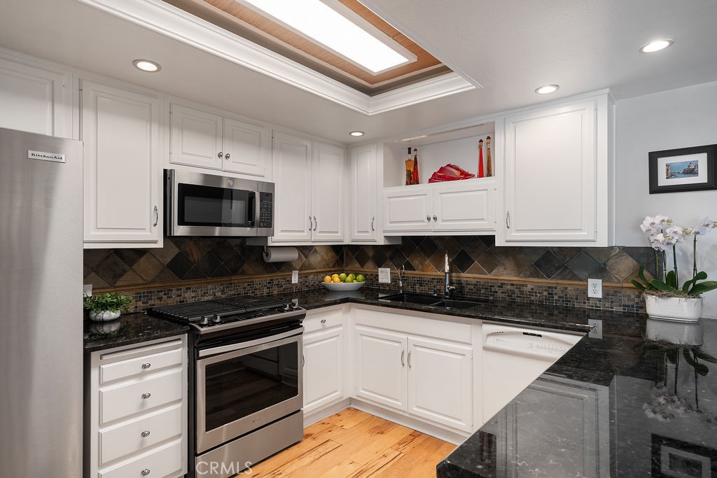 994 Bayside Cove