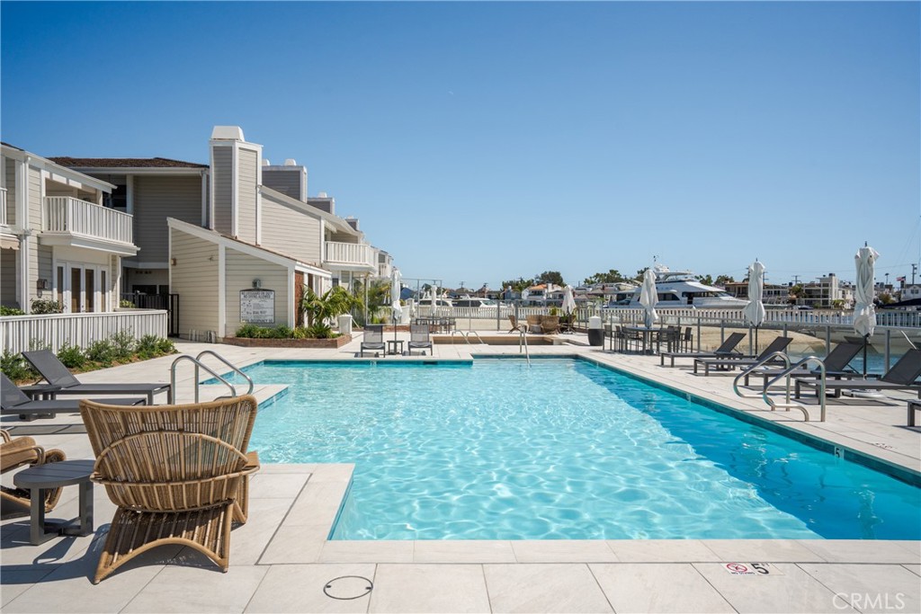 994 Bayside Cove