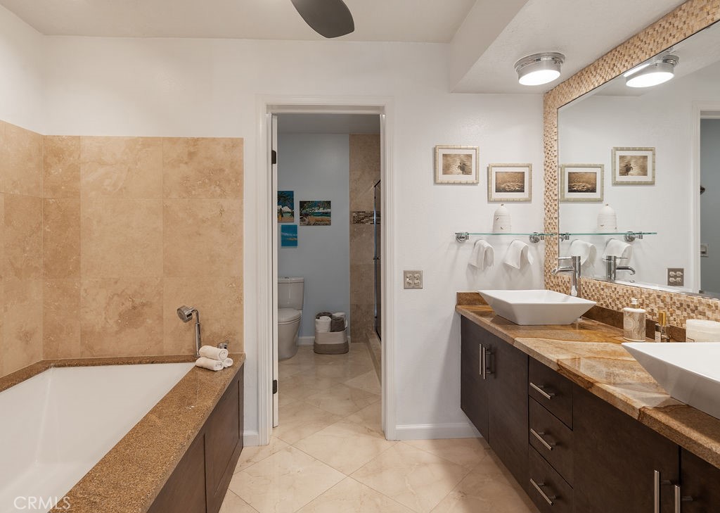 994 Bayside Cove