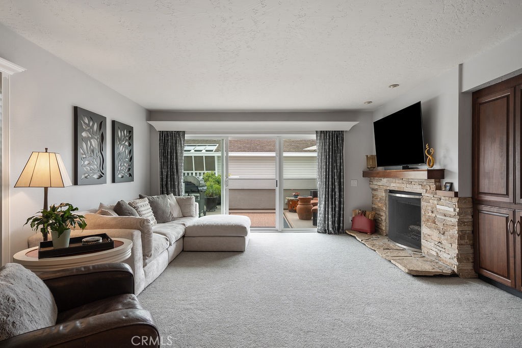 994 Bayside Cove