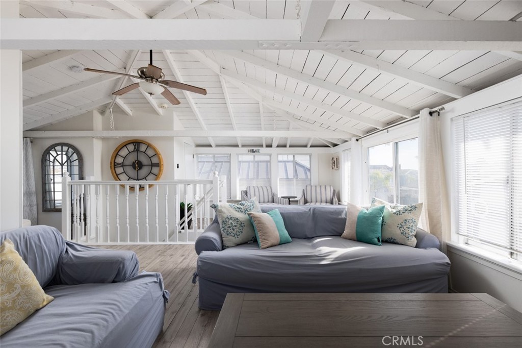 1113 W Balboa Boulevard