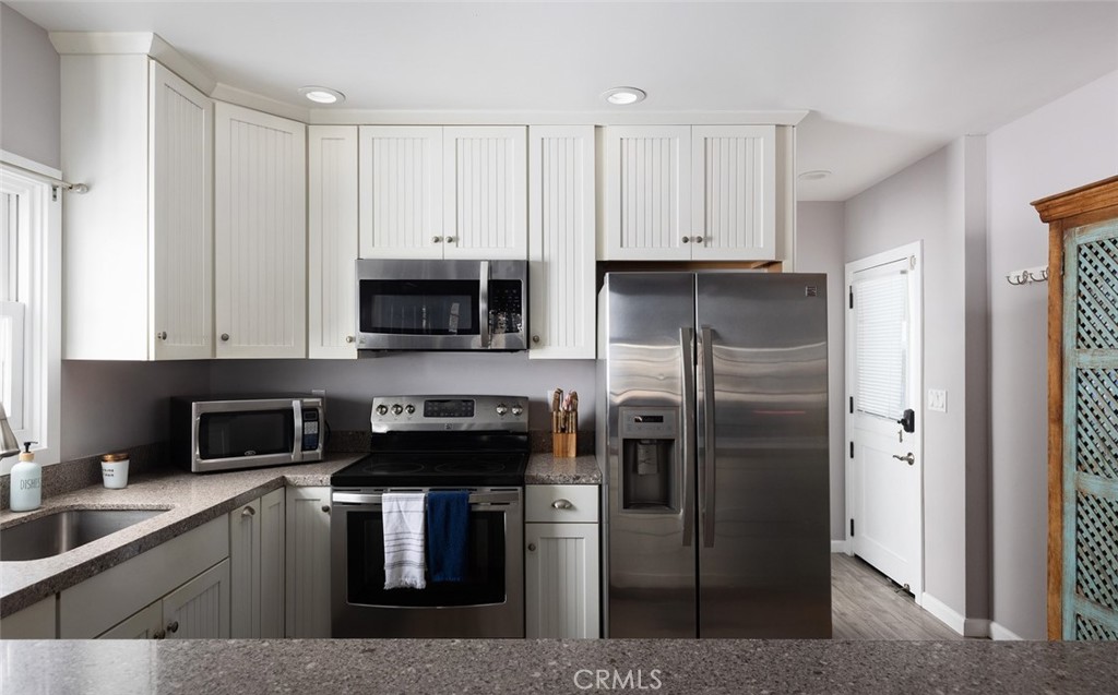 1113 W Balboa Boulevard